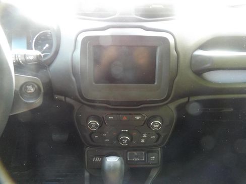 Used 2020 Jeep Renegade Latitude image 20