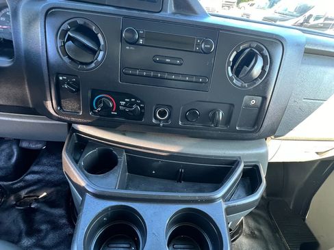 Used 2016 Ford E-350 and Econoline 350 Super Duty image 13
