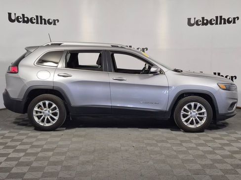 Used 2019 Jeep Cherokee Latitude w/ Cold Weather Group FWD image 8