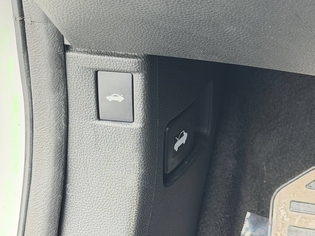 Used 2025 Honda Accord Sport image 31