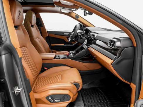 Used 2022 Lamborghini Urus image 31