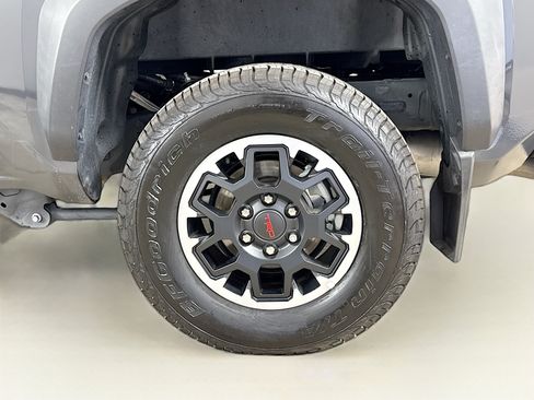 Used 2024 Toyota Tacoma TRD Off-Road w/ TRD Off Road Premium Package AWD/4WD image 34