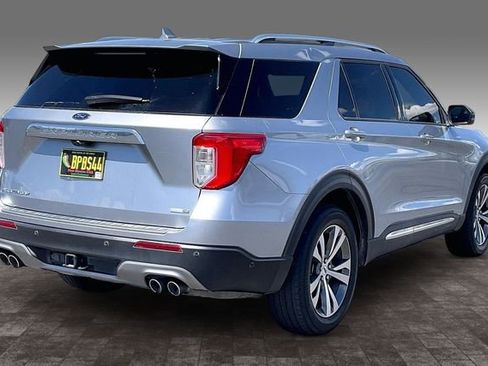 Used 2020 Ford Explorer Platinum w/ Premium Technology Package AWD/4WD image 2