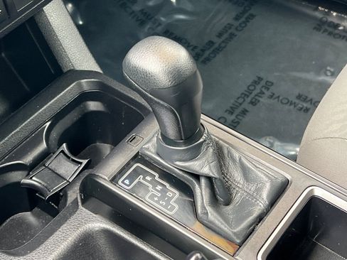 Certified 2022 Toyota Tacoma SR image 22