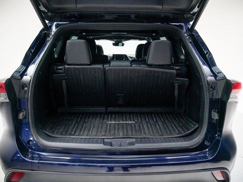 Used 2021 Toyota Highlander XSE image 13