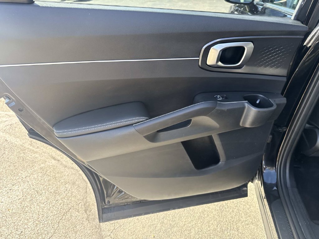 Used 2025 Kia Sorento S AWD/4WD image 16