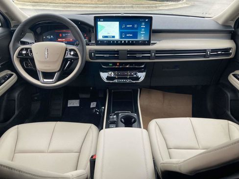 New 2026 Lincoln Corsair Premiere image 18