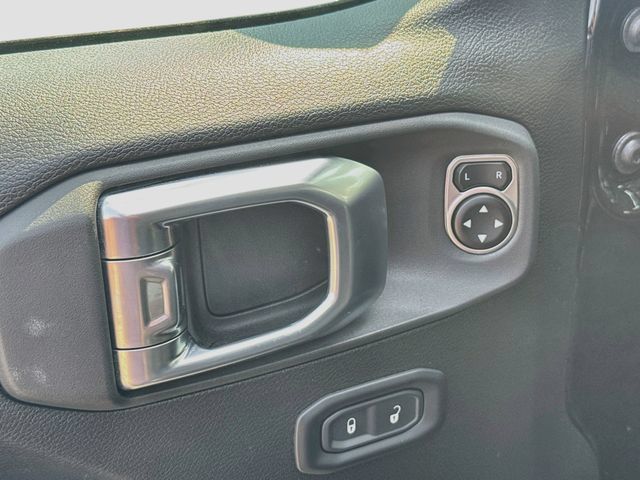 Used 2026 Jeep Gladiator Mojave AWD/4WD image 22