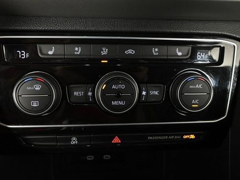 Certified 2022 Volkswagen Atlas SEL Premium image 31