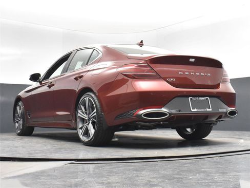 Used 2025 Genesis G70 2.5T w/ Sport Prestige Package image 12