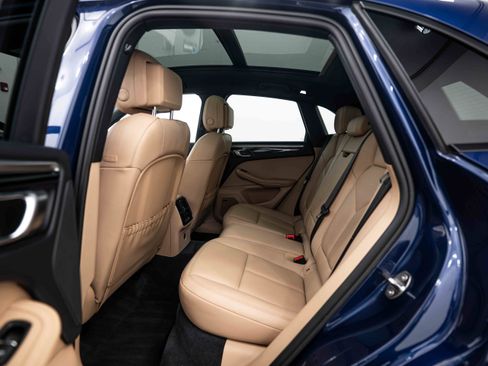 Certified 2024 Porsche Macan AWD/4WD image 15