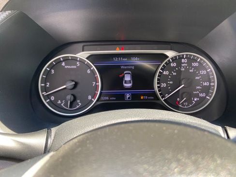 Used 2022 Nissan Sentra SV FWD image 12