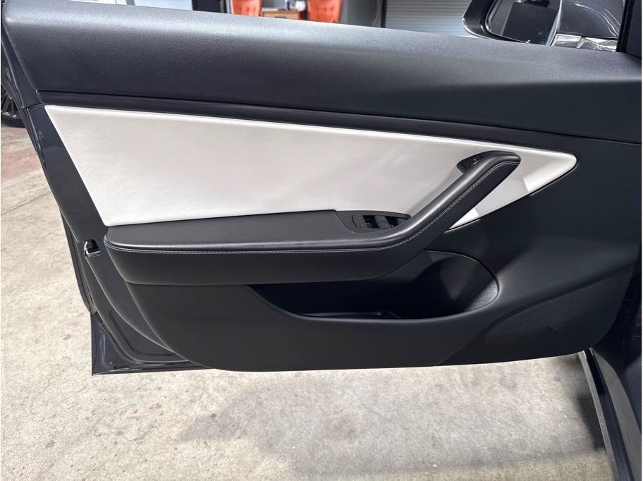 Used 2018 Tesla Model 3 Long Range AWD/4WD image 9