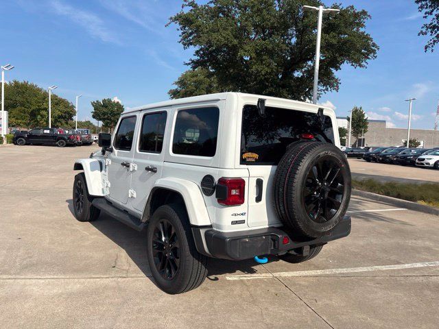 Used 2023 Jeep Wrangler Unlimited Sahara w/ Cold Weather Group AWD/4WD image 6