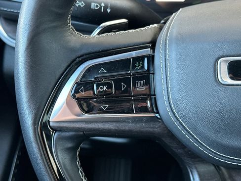 Used 2022 Jeep Grand Cherokee Overland w/ Advanced Protech Group III image 28