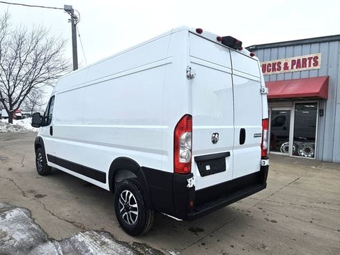 Used 2025 RAM ProMaster 2500 w/ Convenience Group image 8