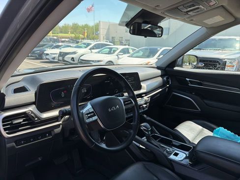 Used 2025 Kia Telluride S AWD/4WD image 18