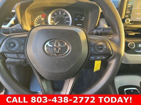 Used 2022 Toyota Corolla LE image 17