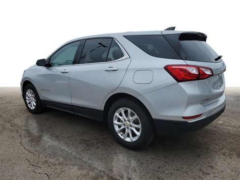 Used 2018 Chevrolet Equinox LT image 3