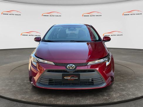 Used 2024 Toyota Corolla LE w/ LE Premium Package FWD image 3