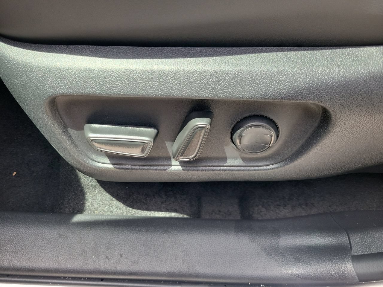Used 2026 Toyota RAV4 XLE Premium FWD image 19