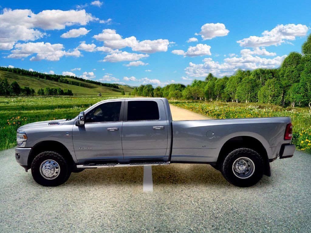 Used 2024 RAM 3500 Laramie AWD/4WD image 3