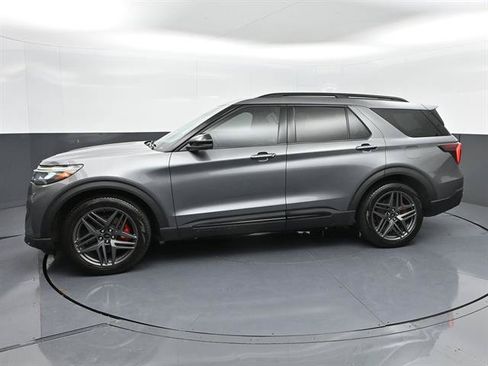 Used 2025 Ford Explorer ST w/ Sun And Sound Package AWD/4WD image 28