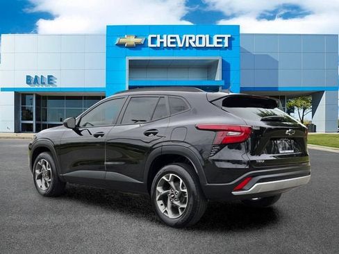 Used 2024 Chevrolet Trax LT FWD image 5