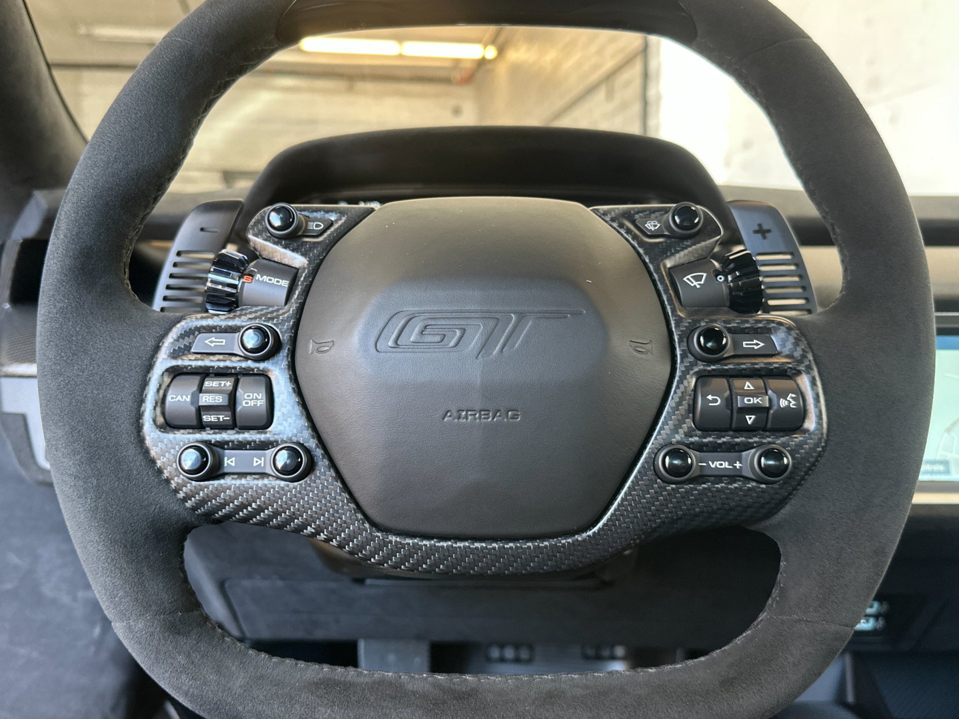 Used 2022 Ford GT RWD image 24