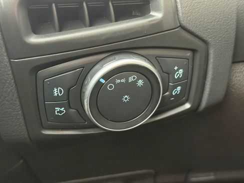 Used 2017 Ford Focus Titanium FWD image 32