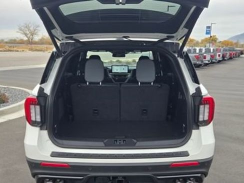 New 2026 Ford Explorer ST w/ Sun And Sound Package image 9