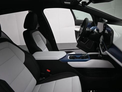 Used 2026 Chevrolet Equinox EV LT image 20