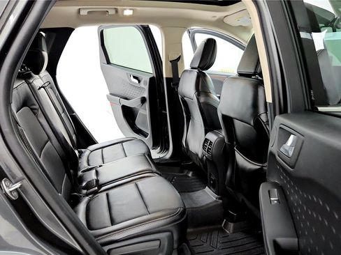 Used 2020 Ford Escape Titanium image 18