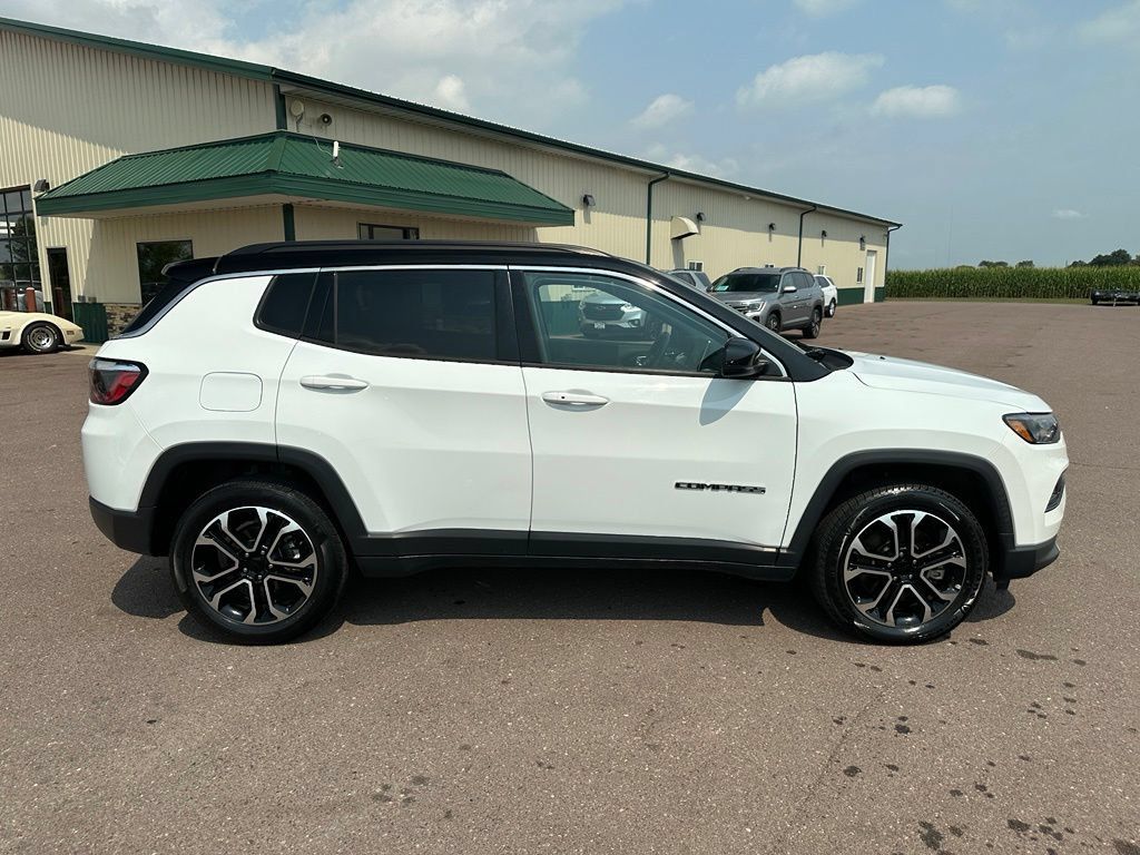 Used 2024 Jeep Compass Limited AWD/4WD image 34