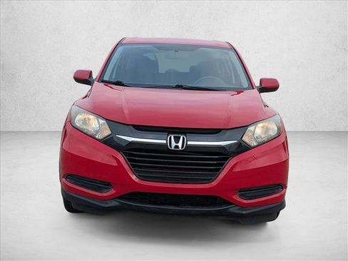 Used 2018 Honda HR-V LX image 2