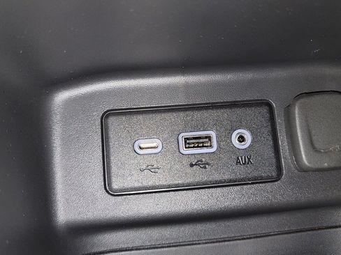 Used 2023 Chevrolet Equinox LS w/ Midnight Edition FWD image 23
