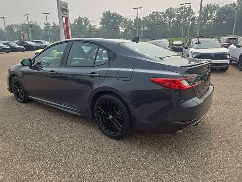 Used 2025 Toyota Camry SE AWD/4WD image 5