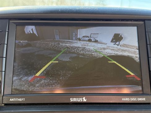 Used 2016 Chrysler Town & Country Limited image 15