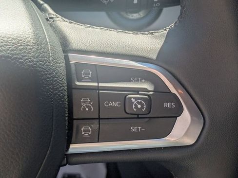 Used 2025 Jeep Compass Limited AWD/4WD image 18