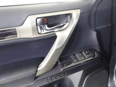 Used 2021 Lexus GX 460 Premium image 18