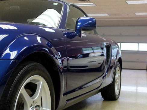 Used 2001 Toyota MR2 image 17