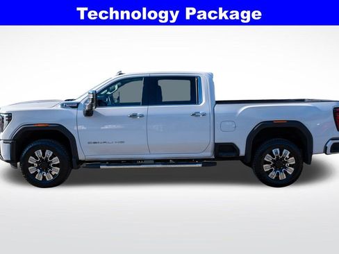 Used 2024 GMC Sierra 3500 Denali w/ Denali Reserve Package image 5