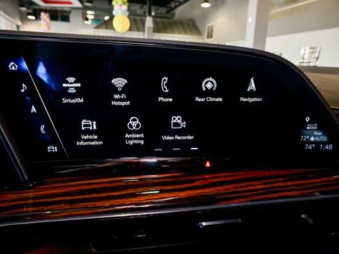 Used 2023 Cadillac Escalade ESV Premium Luxury AWD/4WD image 39