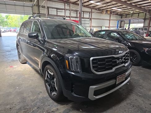 Used 2025 Kia Telluride S AWD/4WD image 3