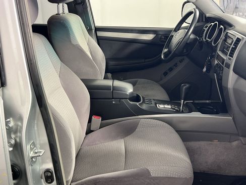 Used 2004 Toyota 4Runner SR5 image 25