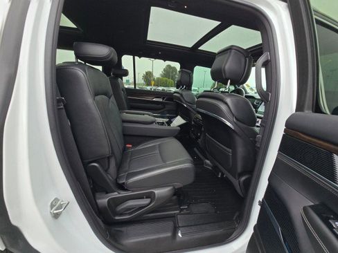 Used 2022 Jeep Grand Wagoneer Series I w/ HD Trailer Tow Package image 14