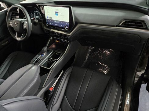 Certified 2026 Lexus TX 500h AWD image 24