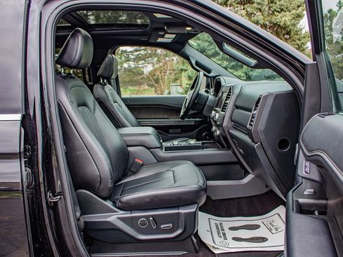Used 2021 Ford Expedition Limited image 20