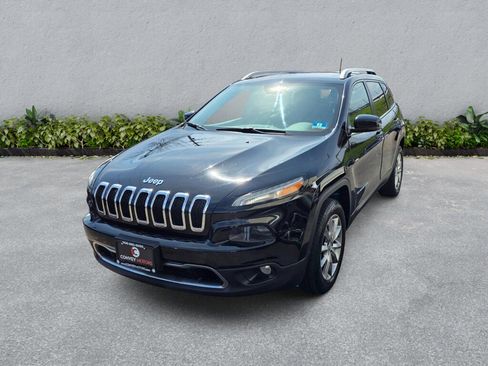 Used 2018 Jeep Cherokee Limited image 2