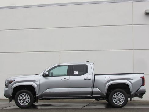 New 2026 Toyota Tacoma SR5 AWD/4WD image 4